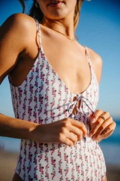 Jelene One Piece - Oxford -Sunreef Bikinis Shop 240112 skatie 4498 edit