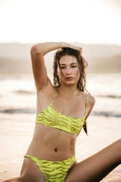 Cheryl Bottom - Tropicale -Sunreef Bikinis Shop 240118 skatie 10451 Edit 5acc563f dddf 460c 9a3b f3cf7714a7df