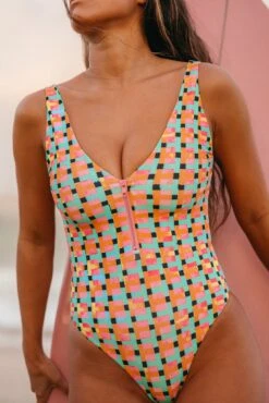 Carmen One Piece - Radical -Sunreef Bikinis Shop 240118 skatie 6044 Edit