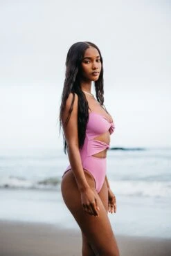 Lisa One Piece - Lilac 21 Lisa One Piece - Lilac -Sunreef Bikinis Shop 240530 skatie 1244 Edit