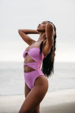 Lisa One Piece - Lilac 17 Lisa One Piece - Lilac -Sunreef Bikinis Shop 240530 skatie 1270 Edit