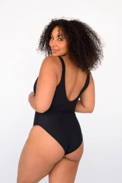 Amanda One Piece - Black -Sunreef Bikinis Shop SKATIE BlackRe stockCURVE 19
