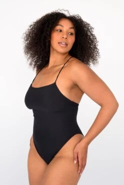 Resa One Piece - Black -Sunreef Bikinis Shop SKATIE BlackRe stockCURVE 30