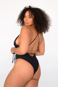 Lynn One Piece - Black 19 Lynn One Piece - Black -Sunreef Bikinis Shop SKATIE BlackRe stockCURVE 80