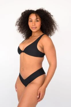 Penny Top - Black -Sunreef Bikinis Shop SKATIE BlackRe stockCURVE 92
