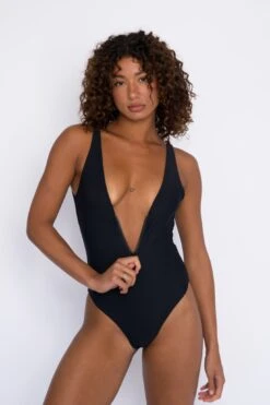 Carmen One Piece - Black -Sunreef Bikinis Shop SKATIE Blackrestock 3