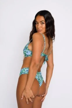 Kate Top - Cardiff -Sunreef Bikinis Shop SKATIE Cardiff 66 pp