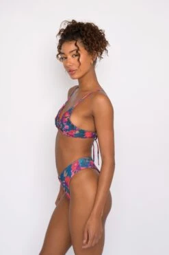 Sarah Top - Moonstruck 12 Sarah Top - Moonstruck -Sunreef Bikinis Shop SKATIE Moonstruck 36 8f27305a 4ed1 4ac7 b72d b063e38378a2